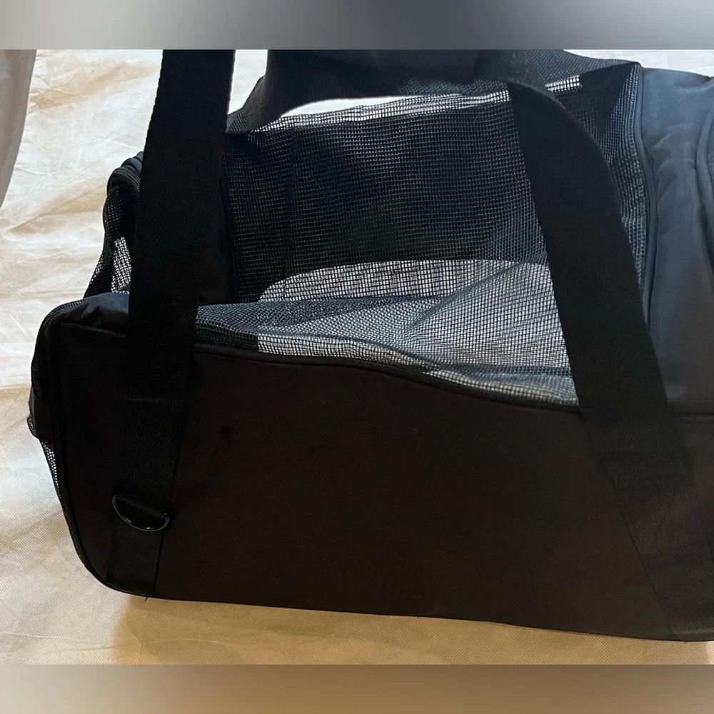 BENCMATE pet travel carrier Designed for transporting small pets as dogs/cats